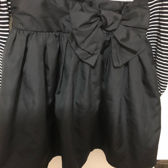 ✨4 for $20 Sale✨Girls 4t dress - Picture 2 of 6